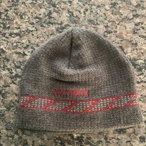 Arc’teryx Mens beanie vintage